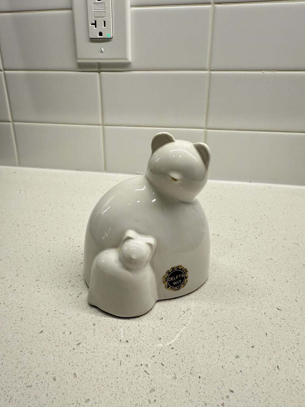 Delfts Wit White Ceramic Cat Figurine with Kitten